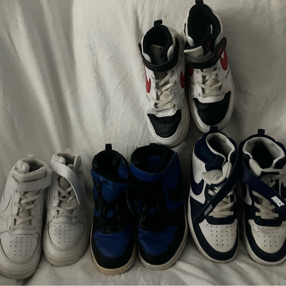 Lot of 4 pairs $50 -Nike Kids Sneakers - 3Y Blkblue,2.5Y Blue,3Y BlkRed,3Y White